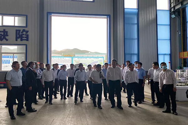 內(nèi)蒙古自治區(qū)黨委常委、通遼市委書記孟憲東攜考察團到一諾環(huán)境考察指導